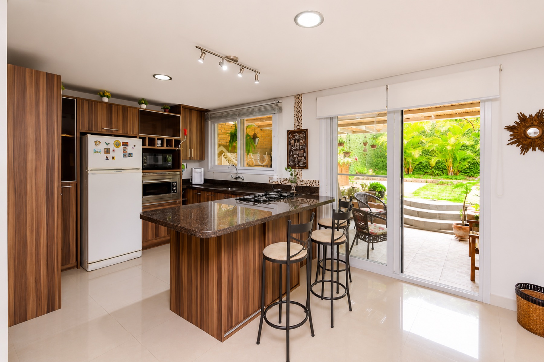 Cozinha americana com mobília inclusa